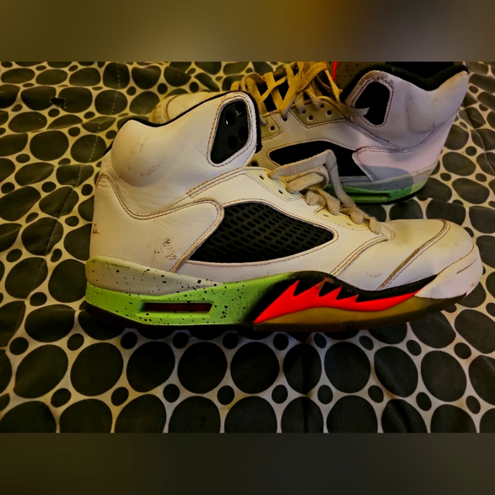 Jordan 5 space jam poison green